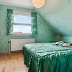 4 Bedroom Gorgeous In *