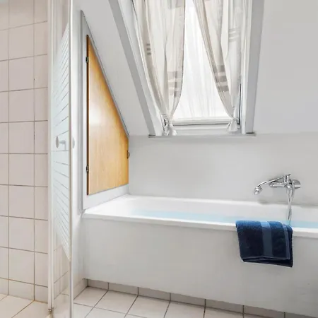 4 Bedroom Gorgeous In *