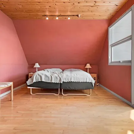 4 Bedroom Gorgeous In Casa de Férias