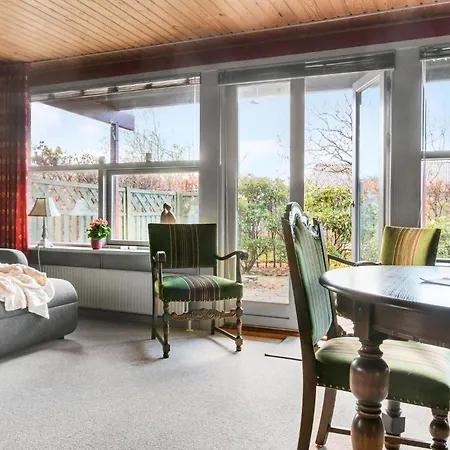 4 Bedroom Gorgeous In Casa de Férias