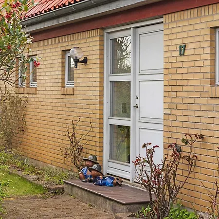 4 Bedroom Gorgeous In Dom wakacyjny
